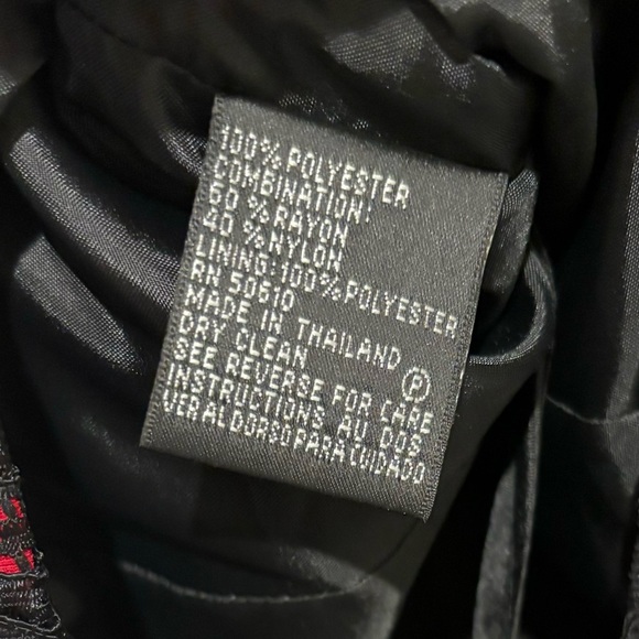 Kasper Women’s Dressy Black Lace Over Red Fitted Side Zip Sleeveless Top - Picture 5 of 5